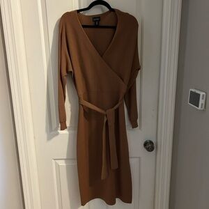 Nicole Miller size medium sweater dress in brown